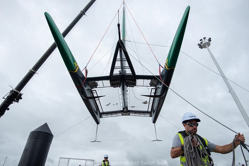 Ja jsem F50. Maminka Bavárka měla aféru s raketoplánem.