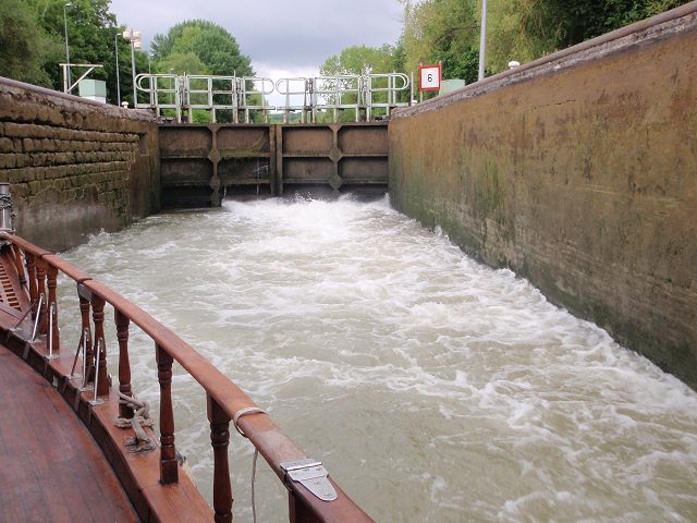 Plavba po kanále Canal Laterar a la Marne- komora.