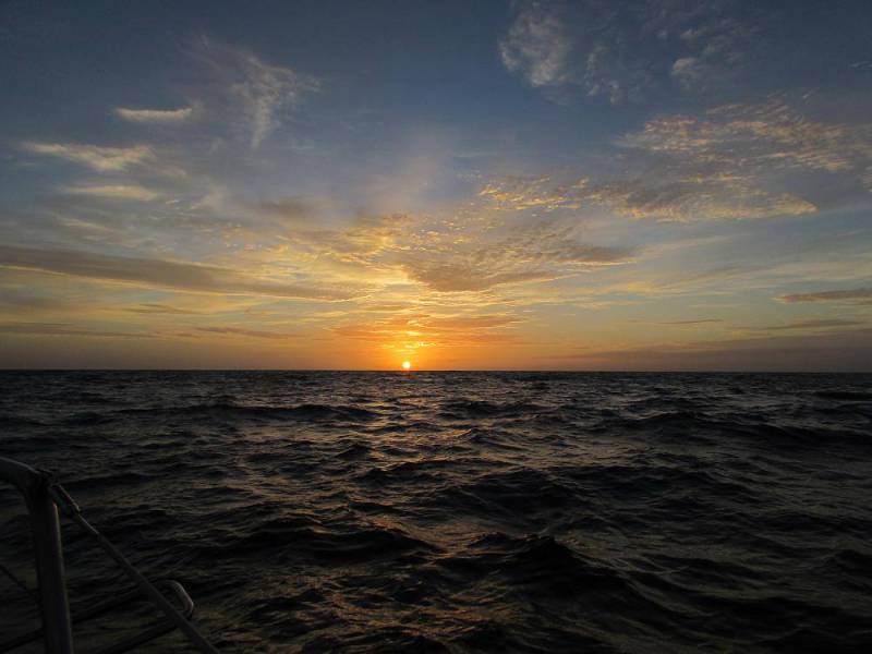 Západy slunce na moři jsou jedinečné.