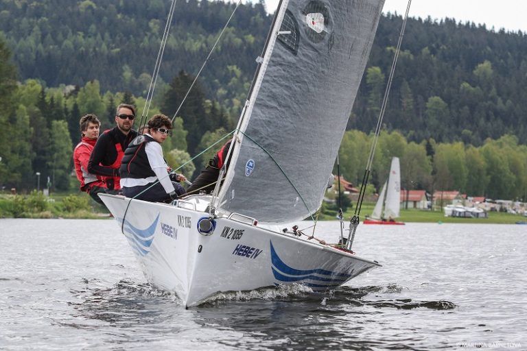 Hebe Sailing Team nabízí svůj vítězný speciál Tboat 830i