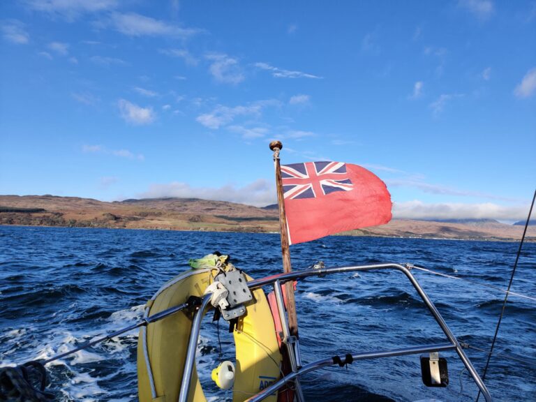 Kitmar ve Skotsku: Studená plavba z Obánu do Lárgsu